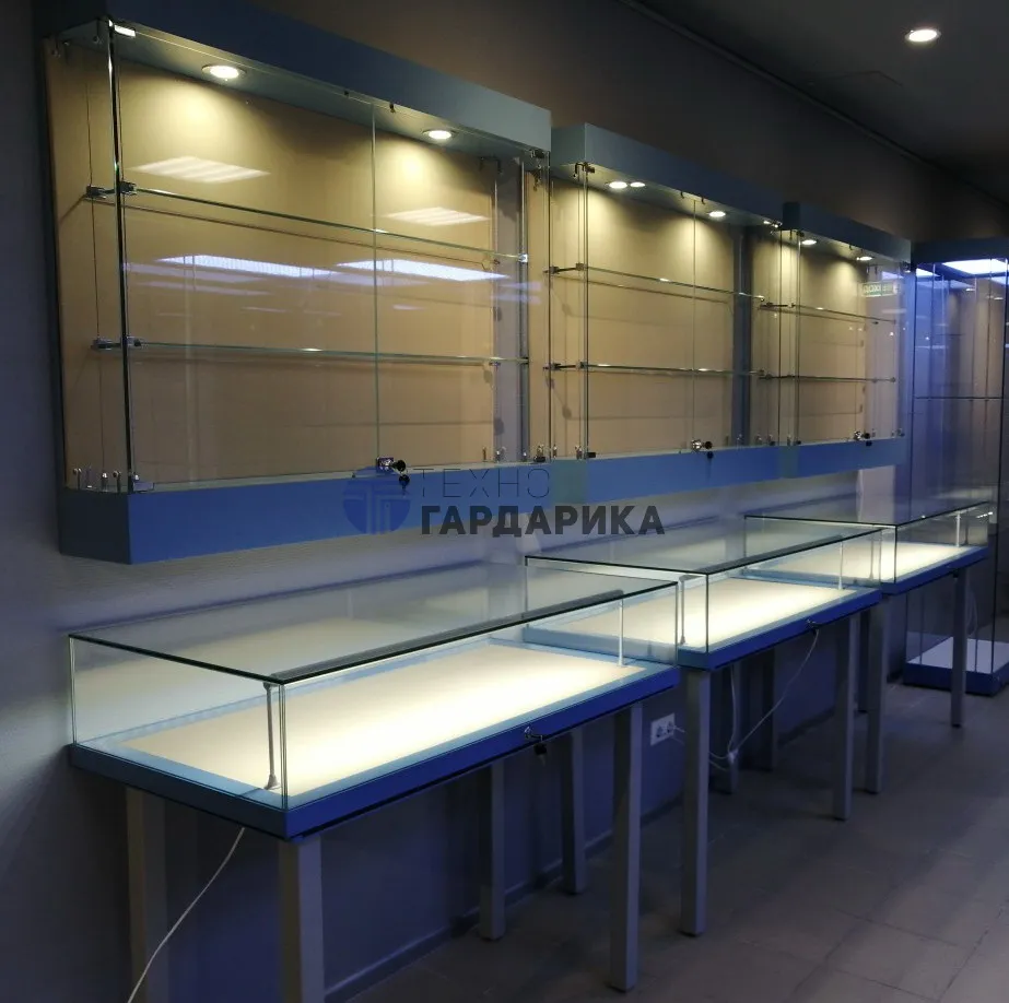 Навесная витрина с подсветкой